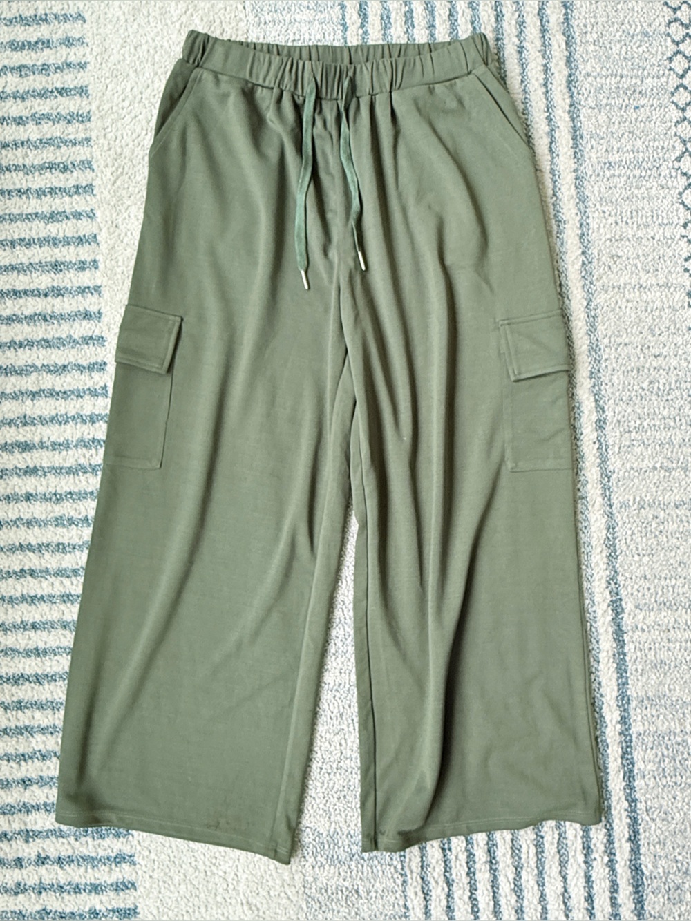 Wide Leg Cargo Sweatpants - Olive Green